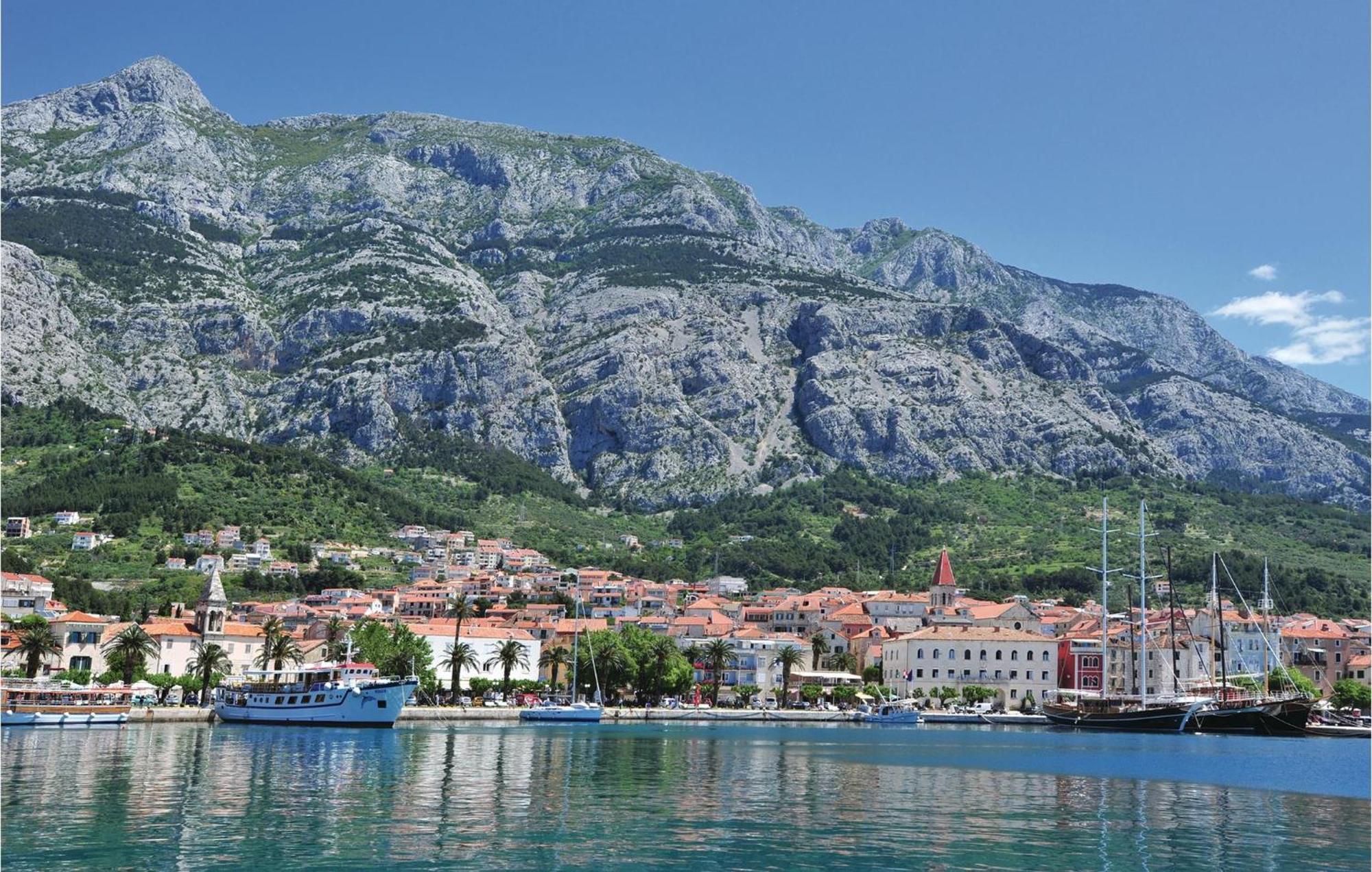 Lovely Apartment In Makarska With Wifi Exterior foto